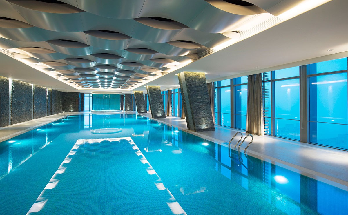 恒温泳池 - 入住酒店期间，您可以在25米长的室内恒温泳池保持健身计划，安享健身与休闲的小憩