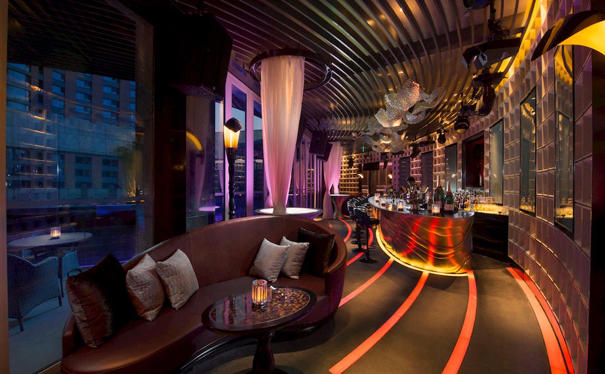 绯- 裙楼顶层酒吧,户外露台