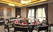 御璽中餐廳，擁有24個包廂，286個餐位，主理嘉興本幫菜杭幫菜以及粵菜。