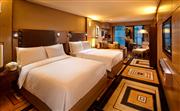 豪华双床房 舒适的希尔顿大床，让您拥有极佳的睡眠质量。
