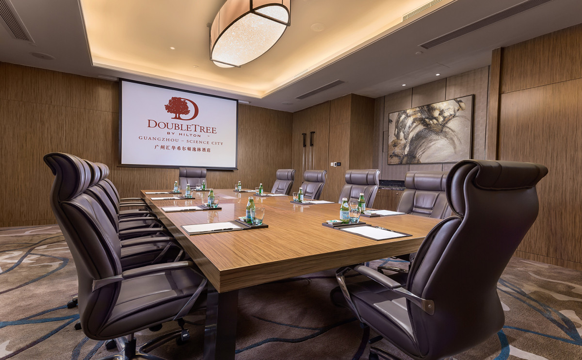     会议室北京厅 董事会摆台