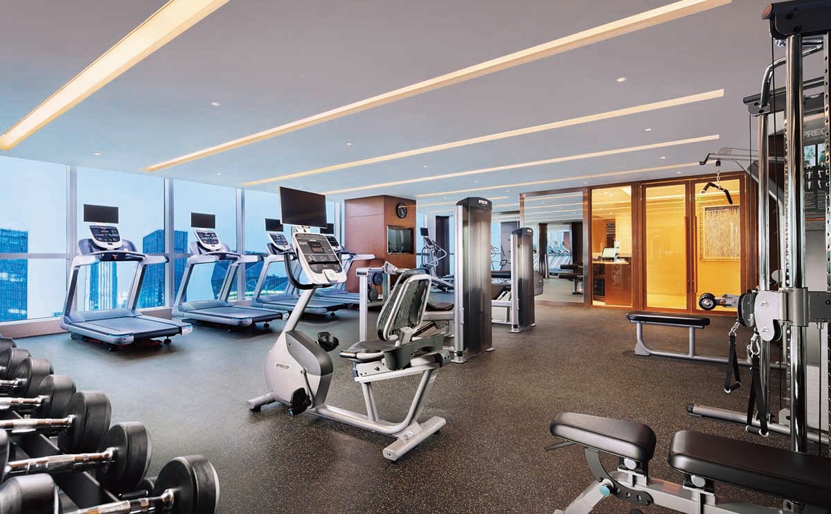 健身中心 230平方米的健身中心配有先进的有氧健身设施和力量训练器械，帮助您保持身心活力。 