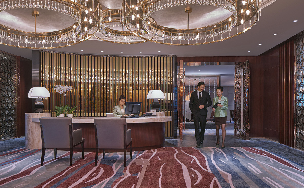 位于酒店顶层第57层的行政酒廊为入住行政楼层的宾客打造专属高端空间