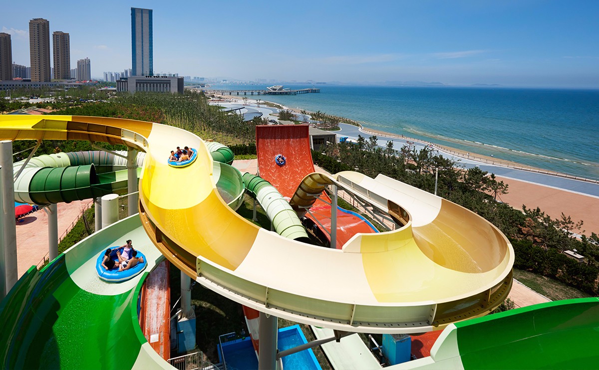37度梦幻海水上乐园,步行5分钟即可到达