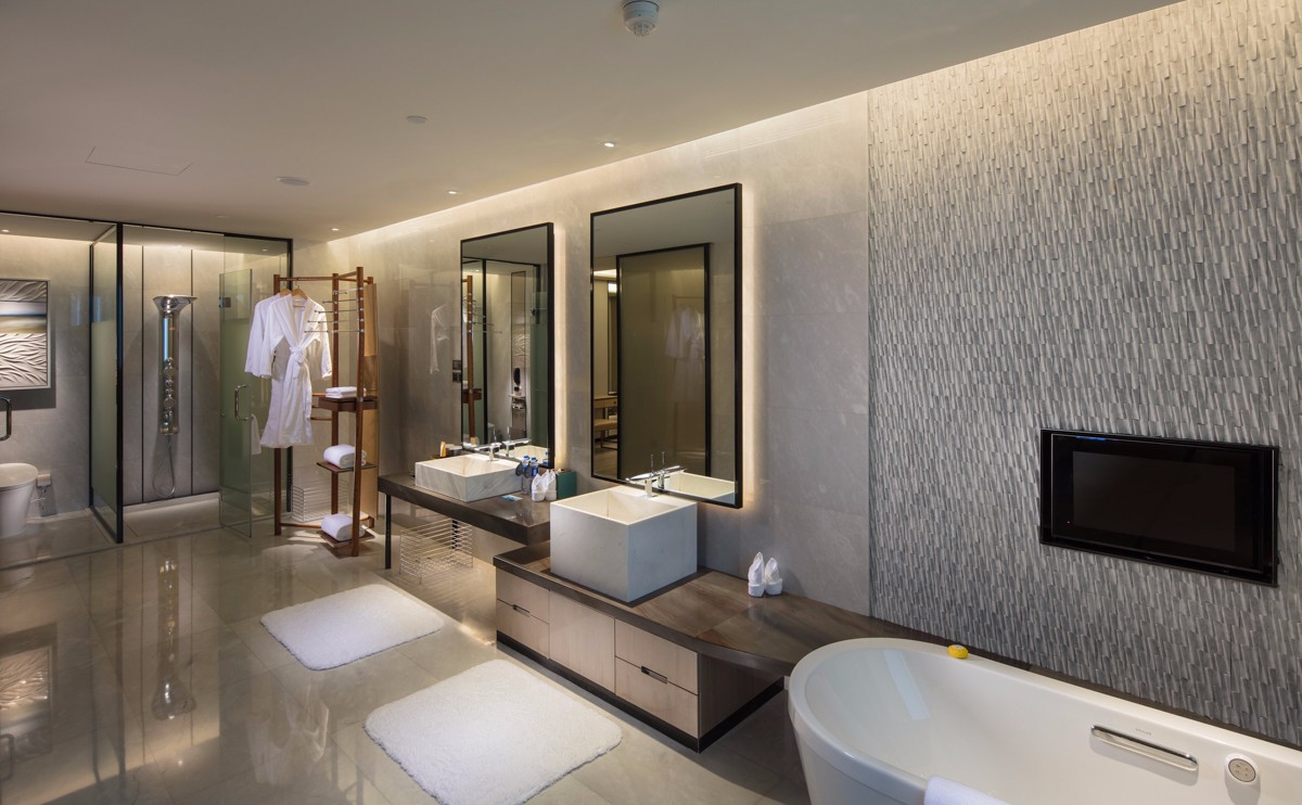 明亮通透的总统套房卫浴