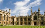 緊鄰各大學院、博物館、購物中心、劇院和撐篙船碼頭
