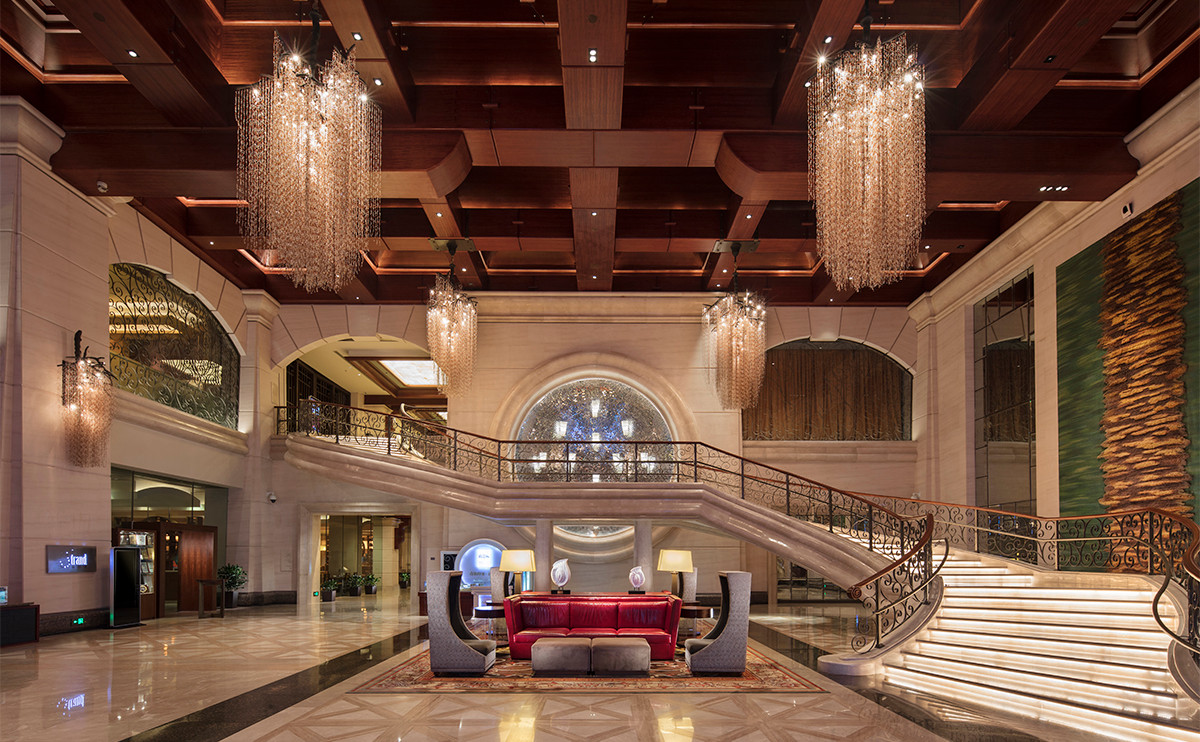 酒店大堂旋转楼梯