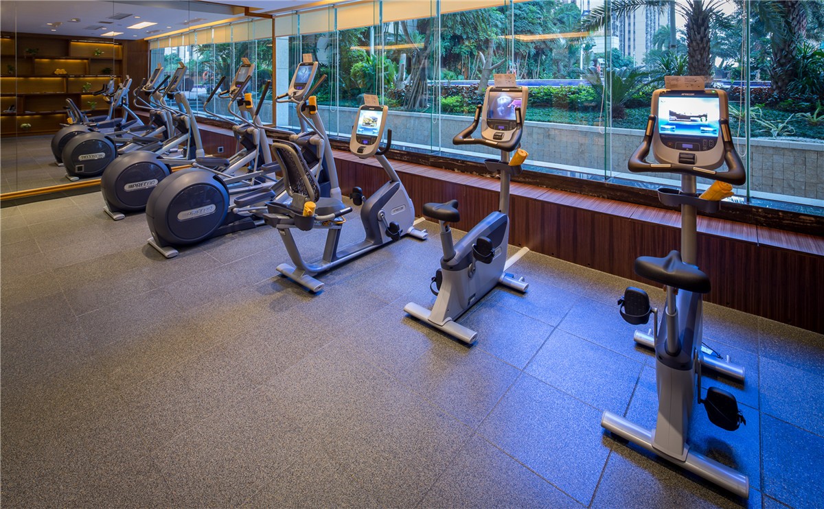 希尔顿健身中心配备先进的美国必确牌有氧及力量锻炼器械。