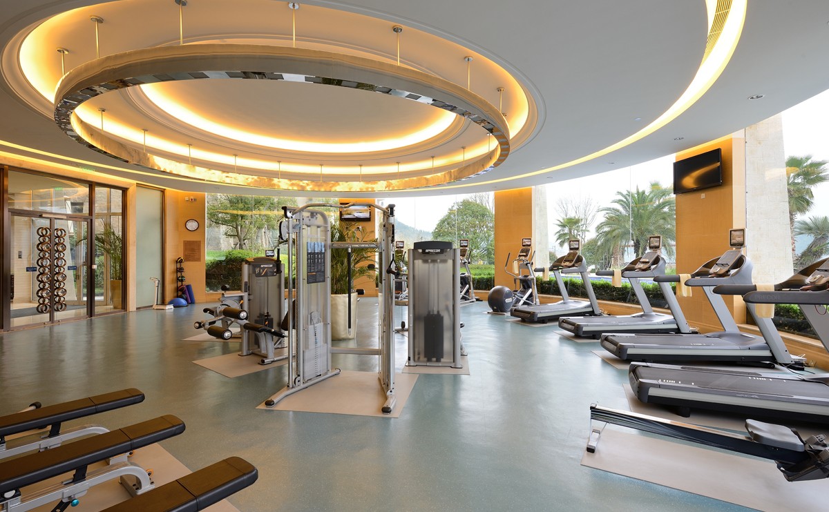  健身房拥有最新的心肺功能训练设备和力量训练设备，采用个性化的健身方式帮助您保持最佳状态