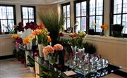 花店 - 花店位于华尔道夫酒店的一楼。宾客可以在这里选购各种国内外的新鲜花卉，以备紧急之需。