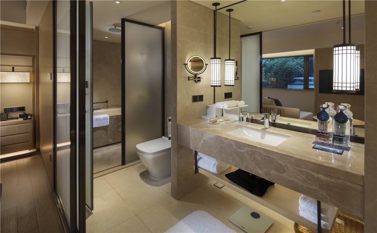 南海翼卫生间,宽敞舒适