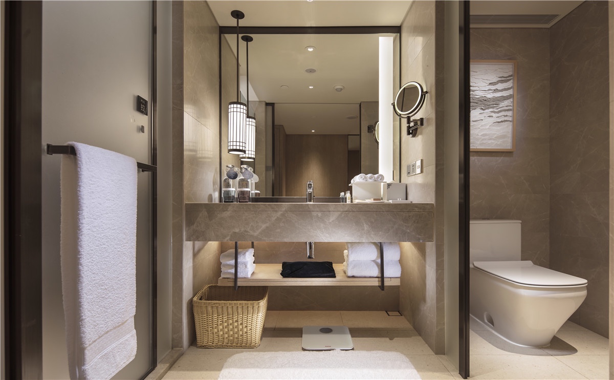 南海翼豪华房卫生间,简约舒适