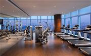 健身中心位于酒店41层，设备完善，面朝迷人的榕城景观。