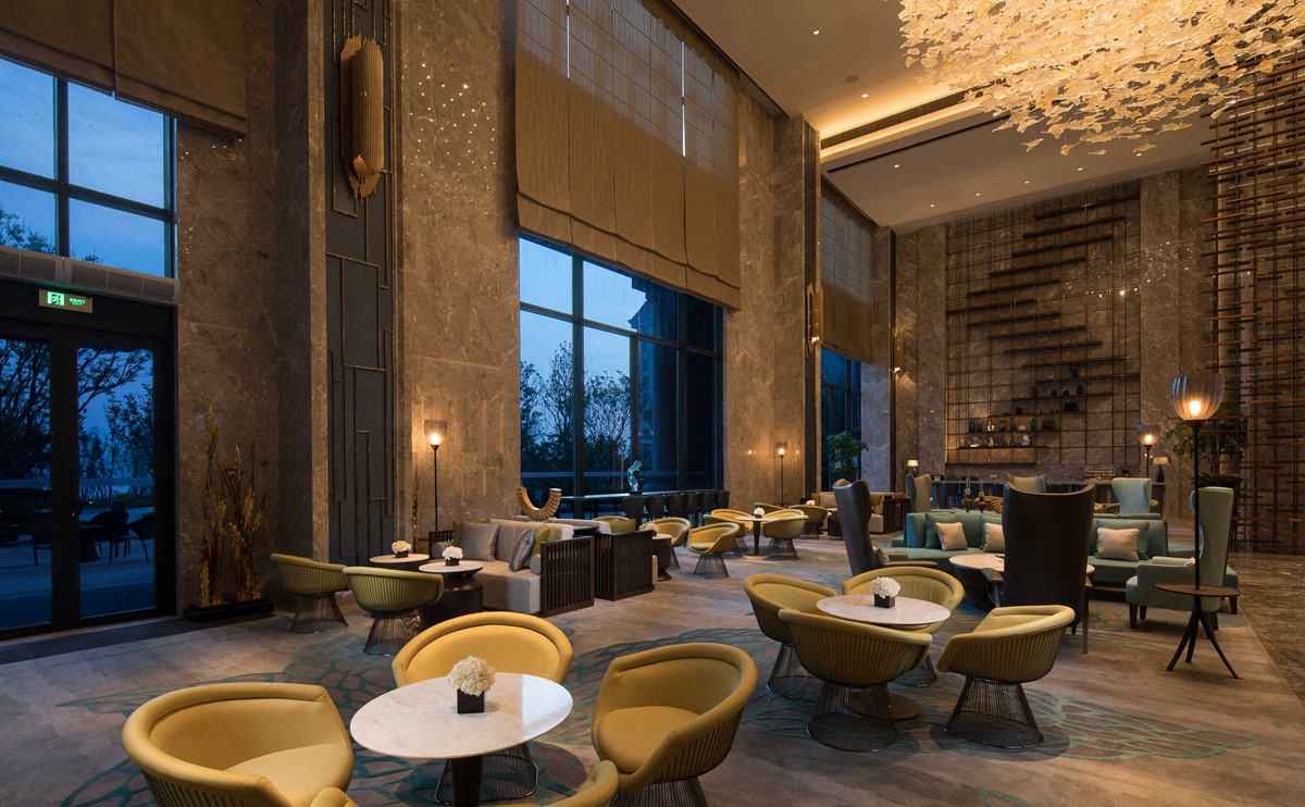 大堂吧位于酒店一层,是您商务会晤或静享悠然时光的理想去处.