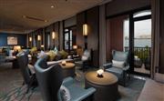 行政酒廊坐落于酒店10層，環境高雅安靜，可一覽海天景致。