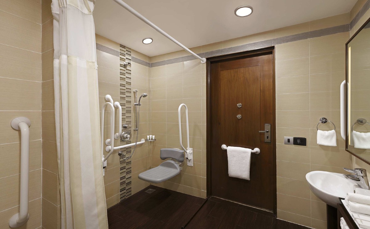 新德里萨凯特希尔顿花园酒店无障碍房 - 舒适,现代化的无障碍房配震动