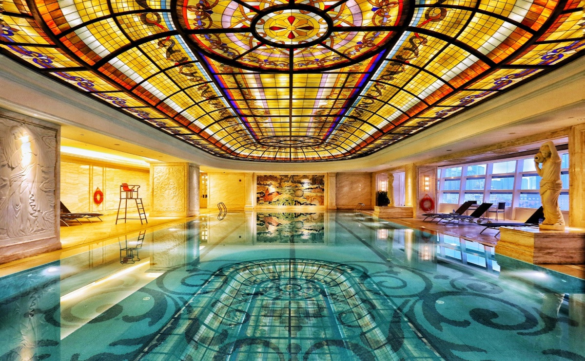 室内恒温泳池 - 畅游于25米长、10米宽的室内恒温泳池之中，享受全然放松的惬意