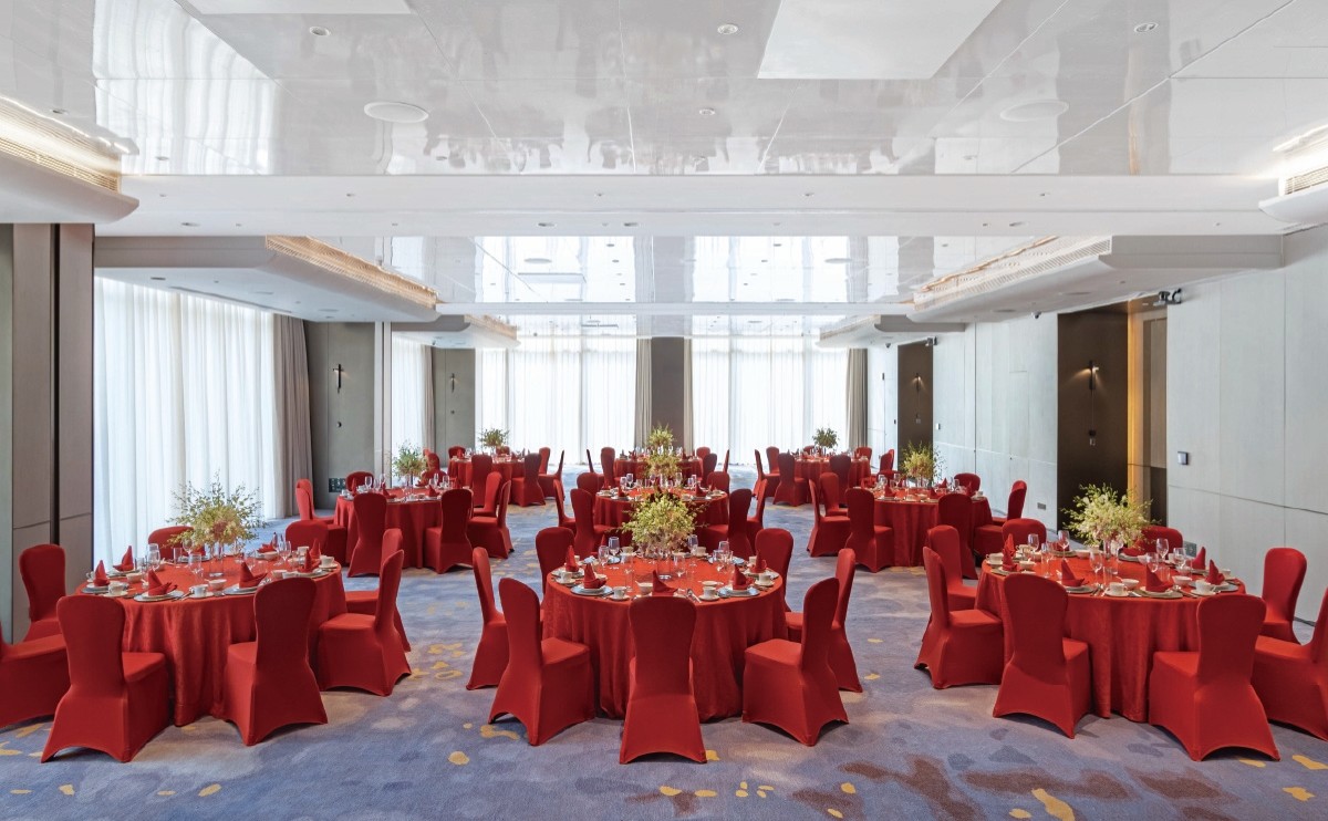 多功能厅宴会式摆台