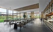 聚JU中餐廳美食大廳設有58席餐位-北京八達嶺希爾頓逸林酒店